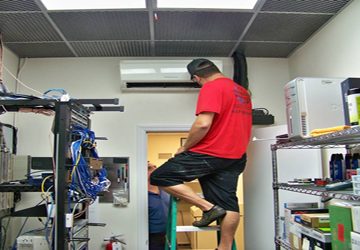 picture of a technician working Apopka FL